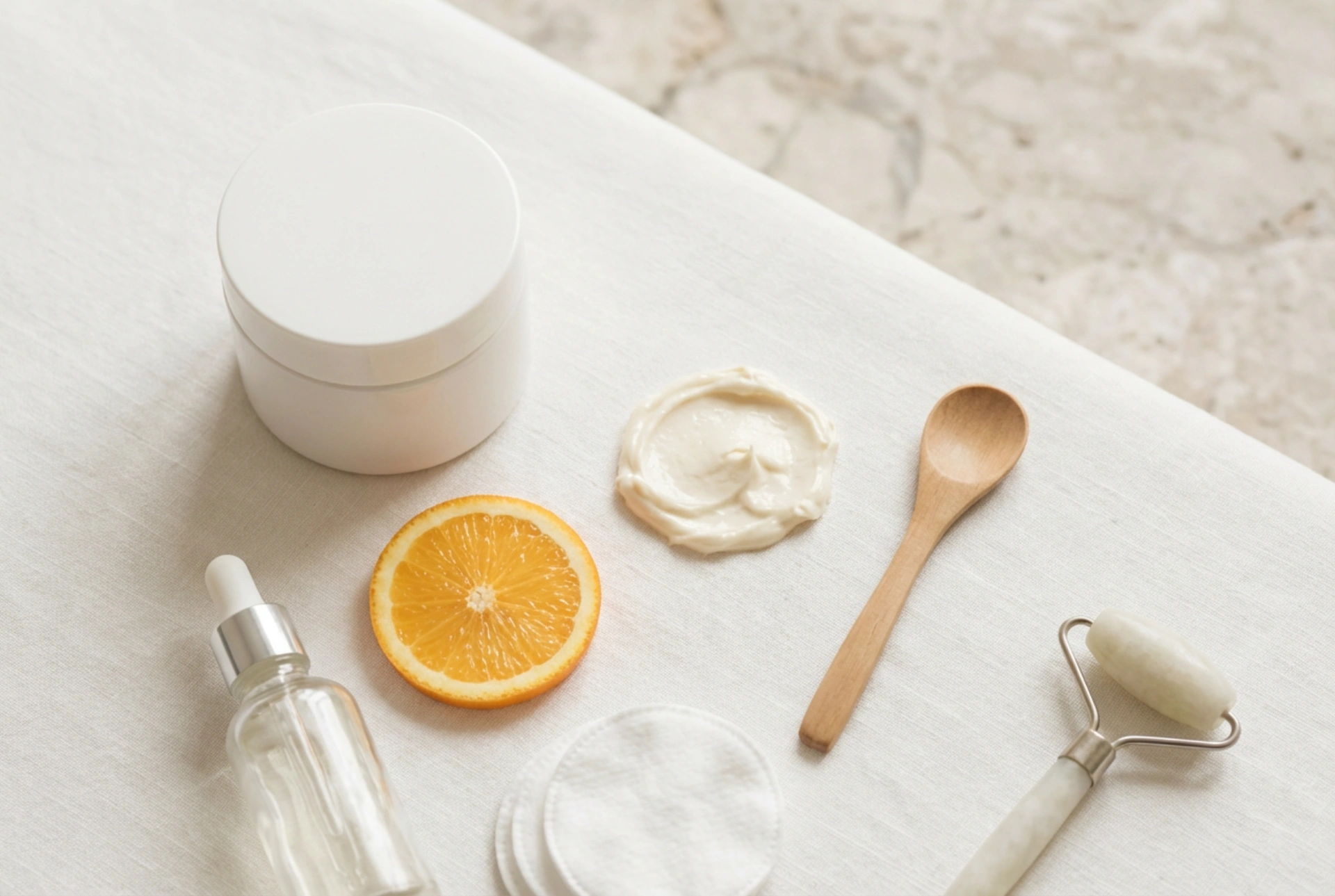 Vitamin-C-Maske: Wie man sie anwendet und in der Hautpflege kombiniert