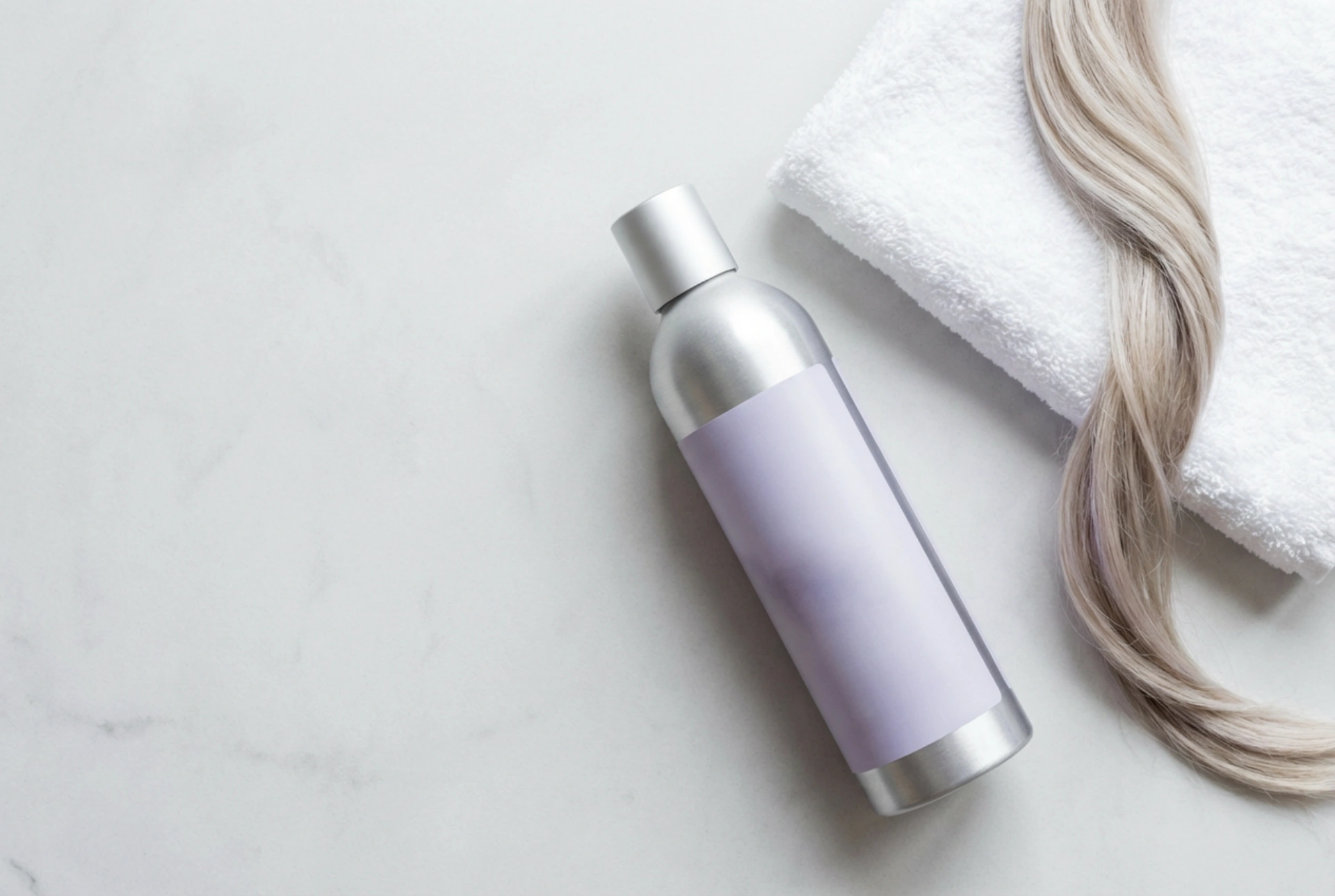 Silbershampoo: Gelbstich neutralisieren Schritt für Schritt