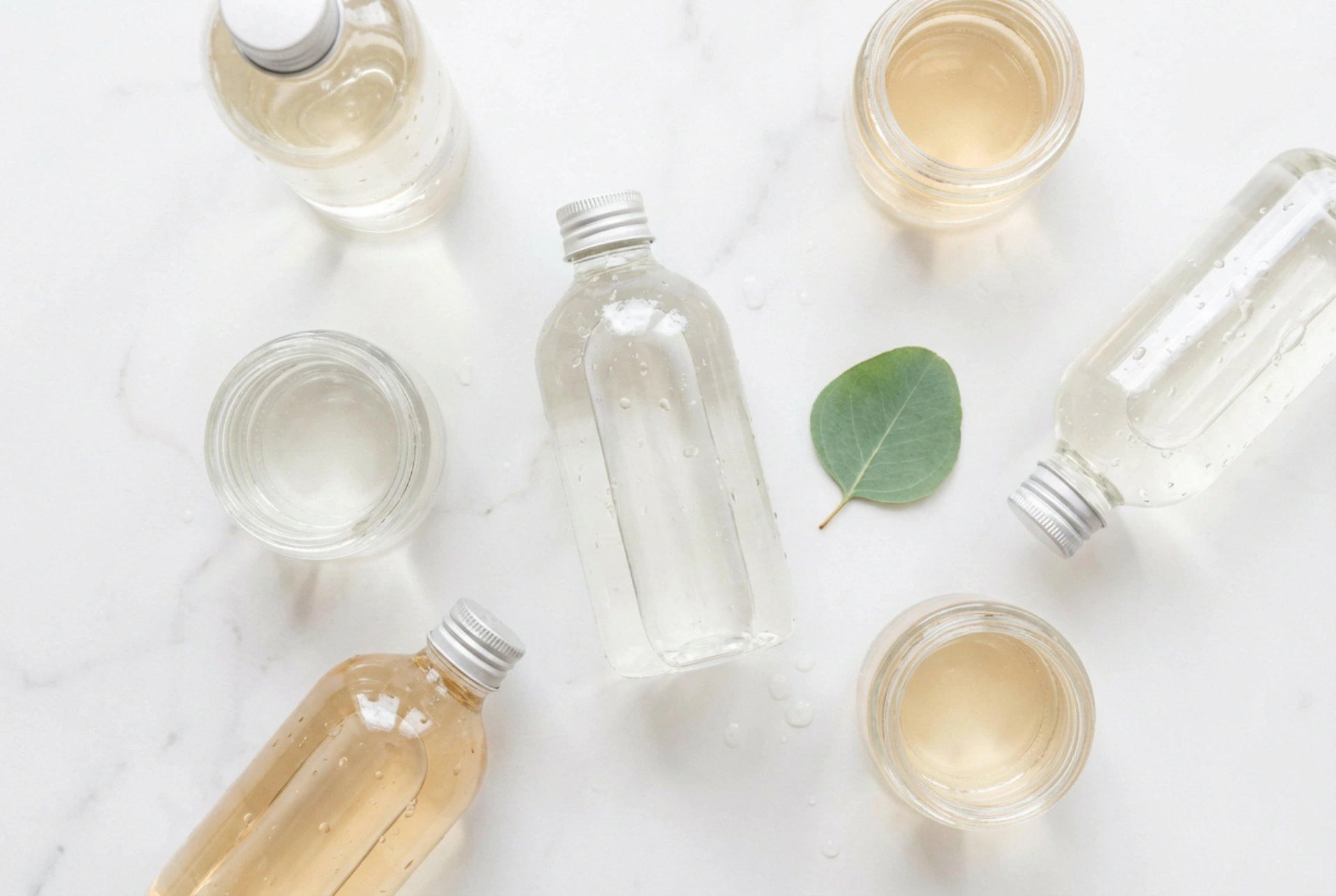 Leichte Shampoos für das Haar: Wie man sie wählt, um die Frisur nicht zu beschweren