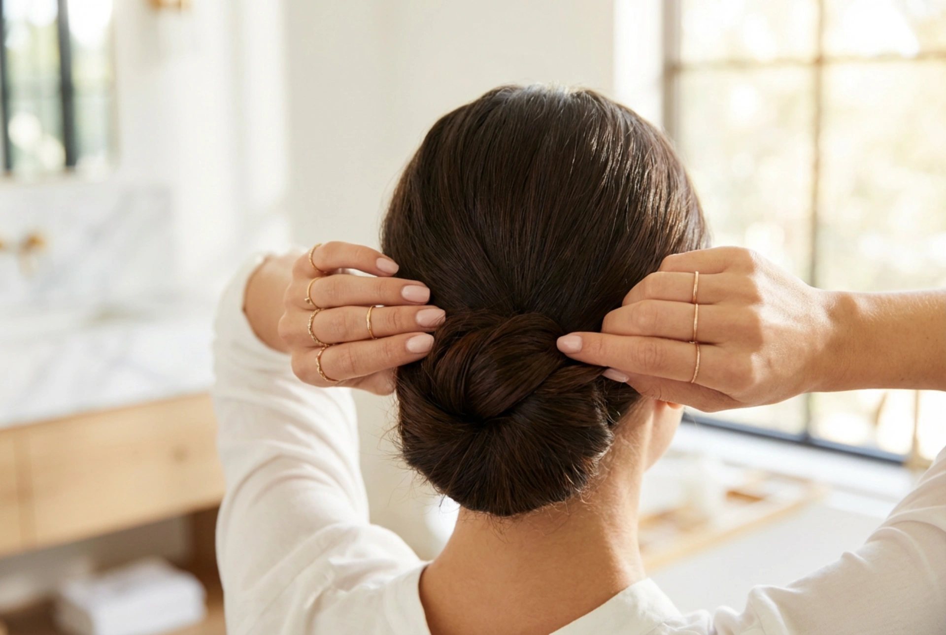 Von glattem Haar zum Wow-Effekt: Eine Frisur für glattes Haar in 10 Minuten
