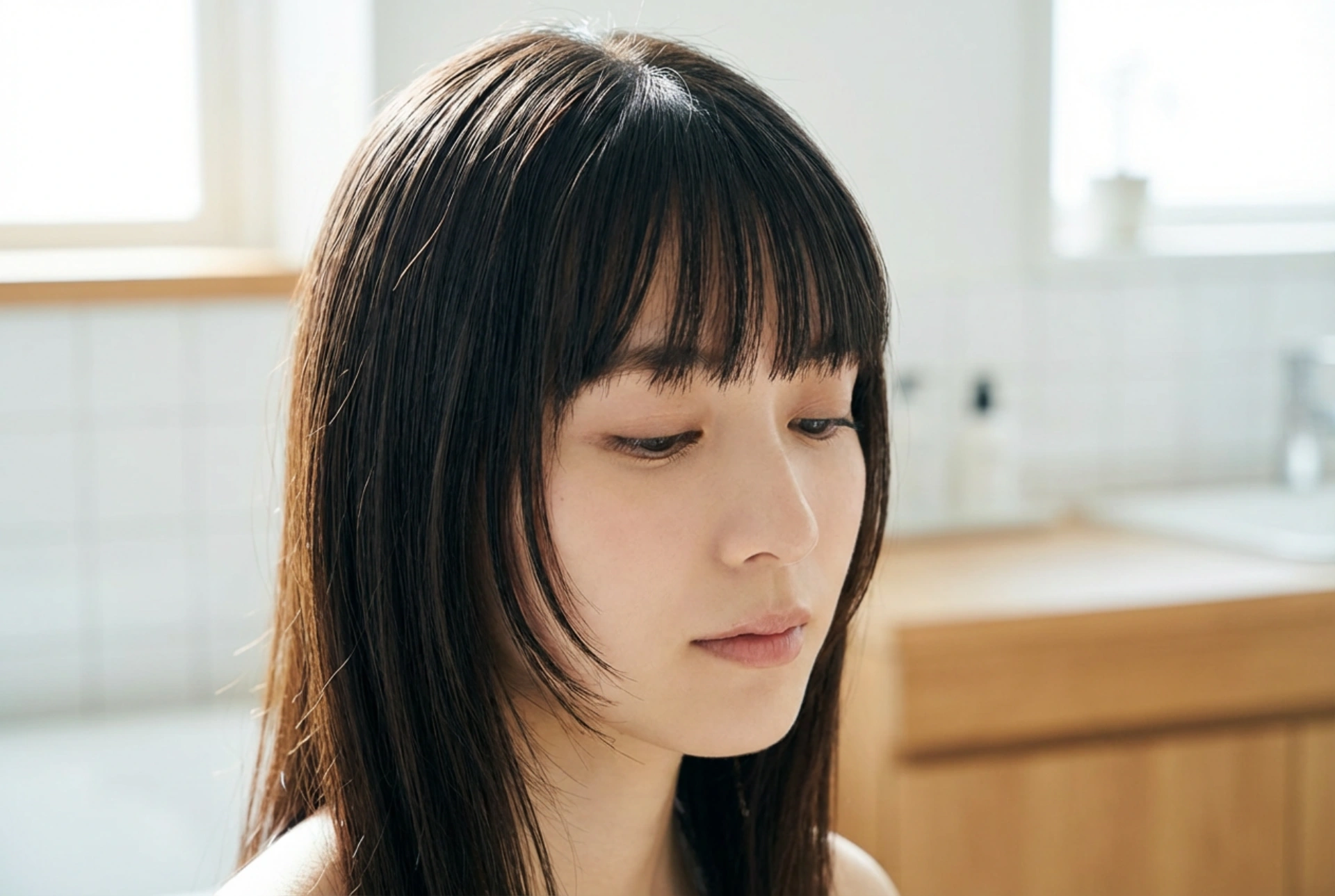 Gestufter gerader Pony: Schnitt, Texturierung und Styling