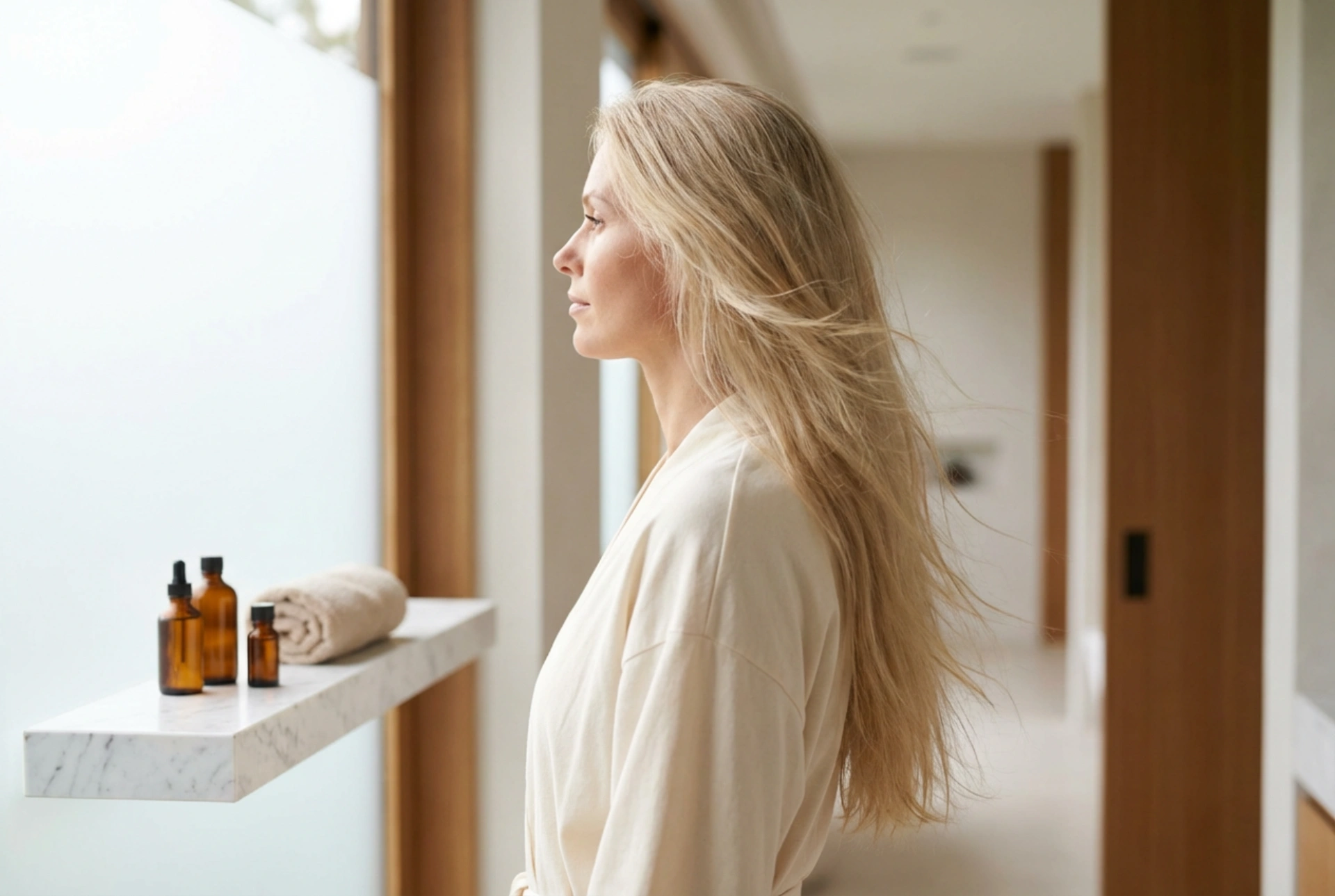 Feines langes Haar: Schnitte, Volumen und Styling ohne Beschweren