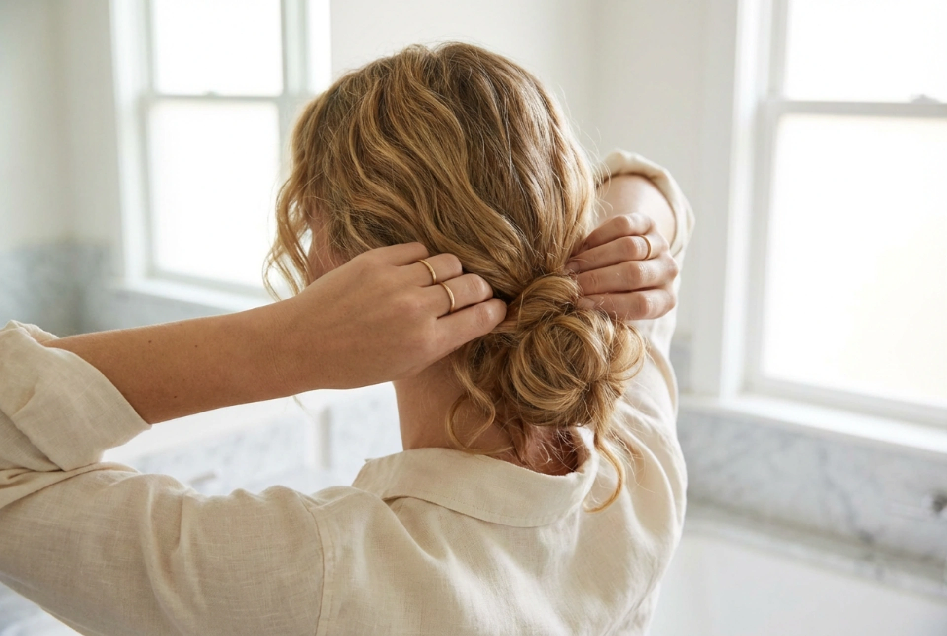 Tägliches Styling: Die perfekte Frisur für halblanges Haar in wenigen Schritten