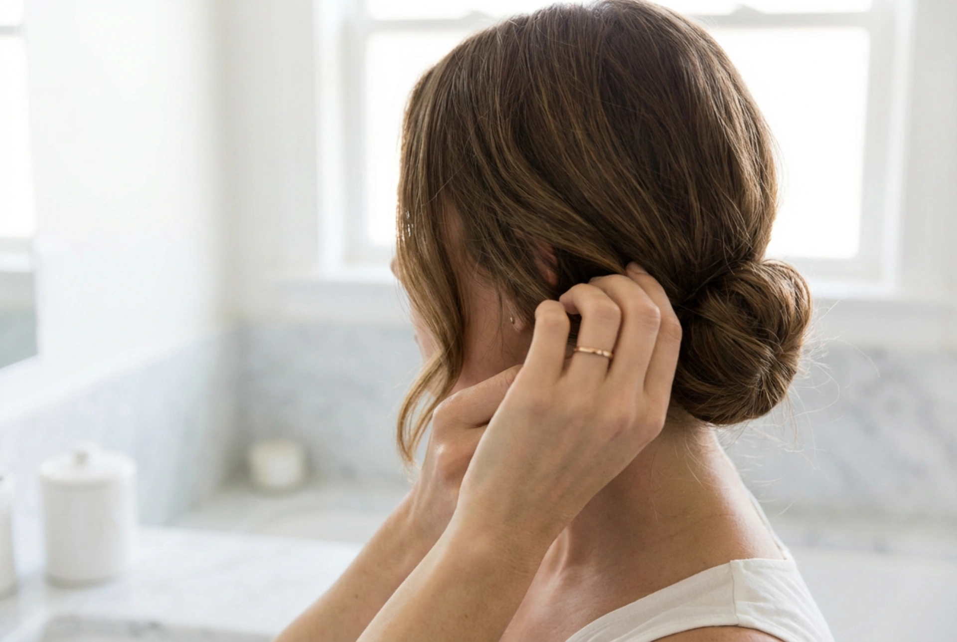 Schulterlanges Haar im Alltag: Frisuren, die Sie in 5 Minuten stylen können