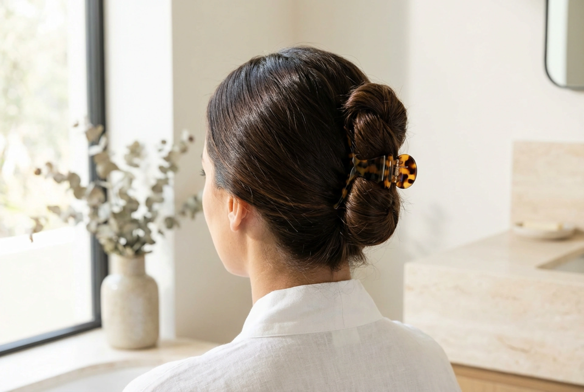 Frisuren mit Haarklammer: Elegante Alltags-Styles und festliche Abend-Varianten