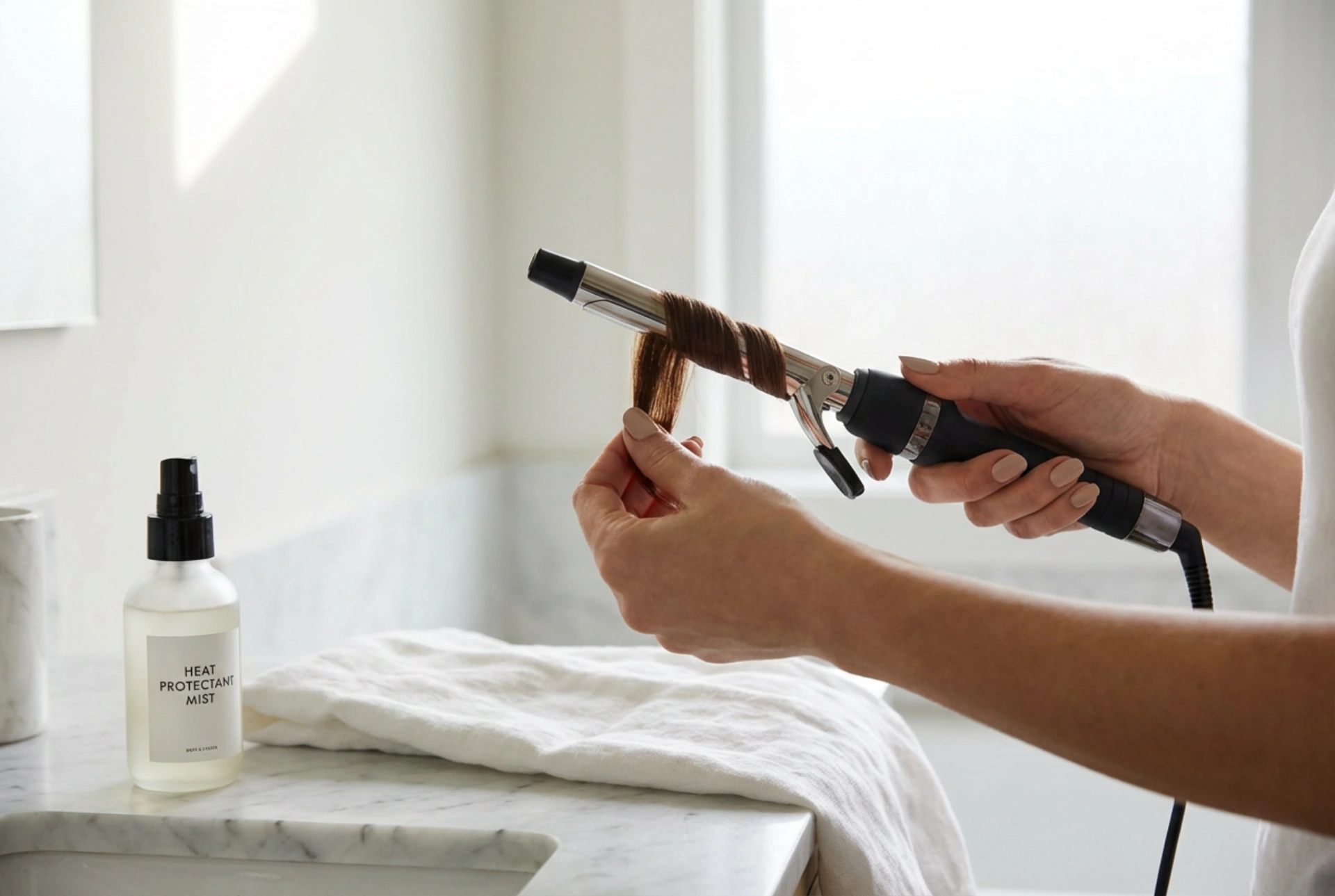 Kleiner Lockenstab für kurzes Haar: Richtig auswählen und schonend stylen