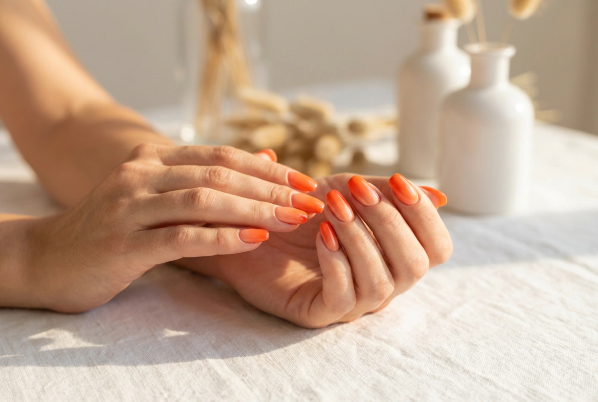 Orange Ombré-Nägel: Ein saftiger Look für den Sommer