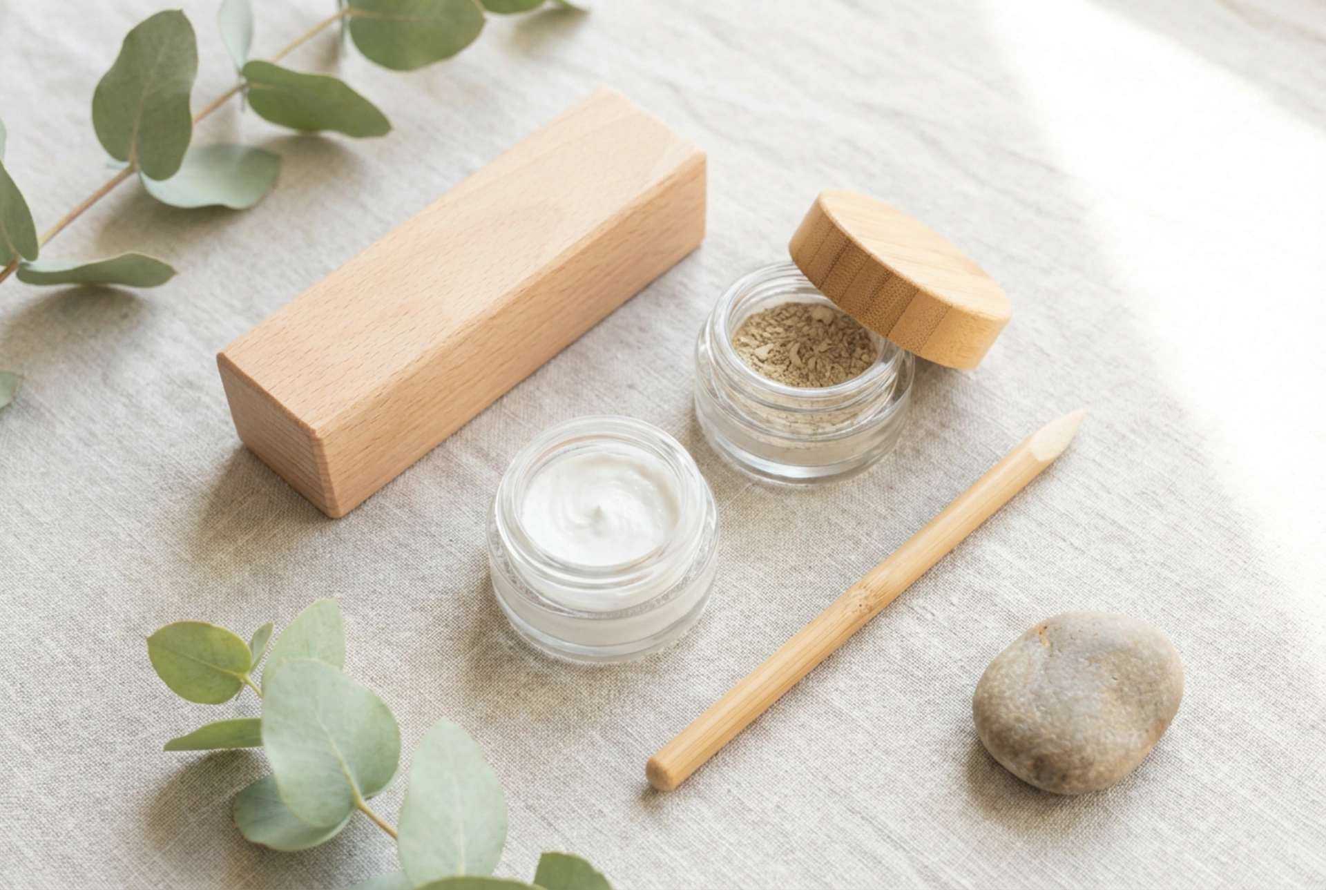 Japanisches Maniküre-Set: Inhalt, Nagelvorbereitung und Durchführung