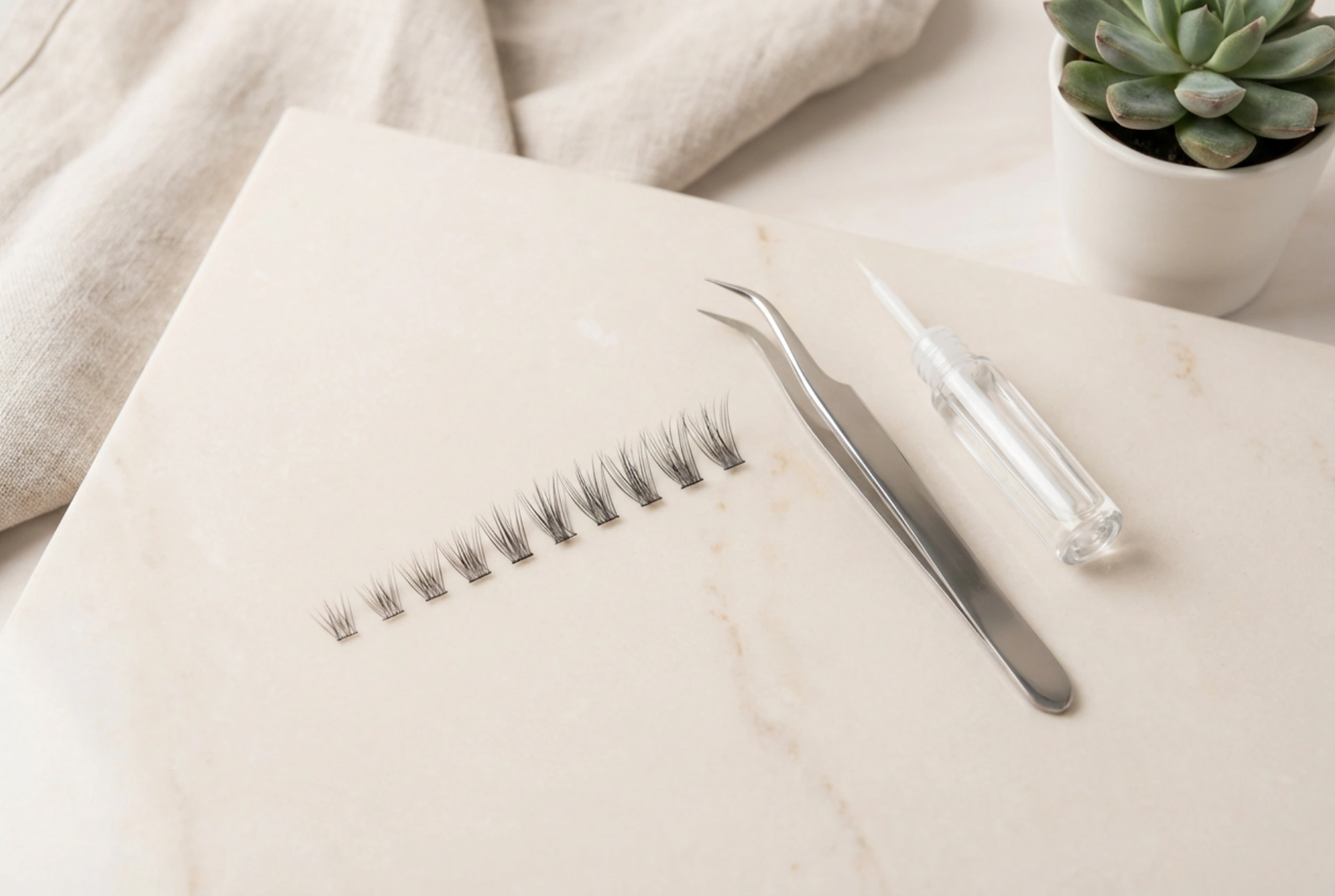 Wimpernbüschel für Anfänger: Die richtige Länge und Anwendung